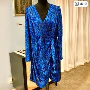 Torrid Royal Blue Burnout Velvet Wrap Dress Size20 Long Sleeve Sexy Cocktail